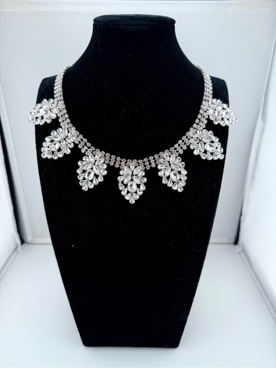 cezanne Jewelry - NWT Cezanne Silver Crystal Floral Bib Statement Necklace